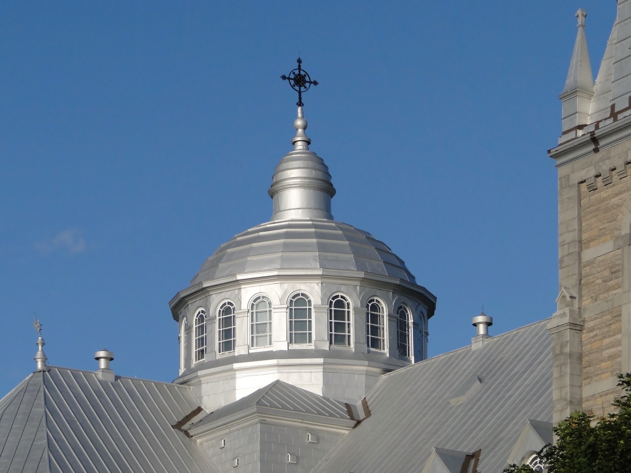 La basilique Sainte-Anne de Varennes, en Montérégie — secteur desservi par Transport Five Star, déménageur